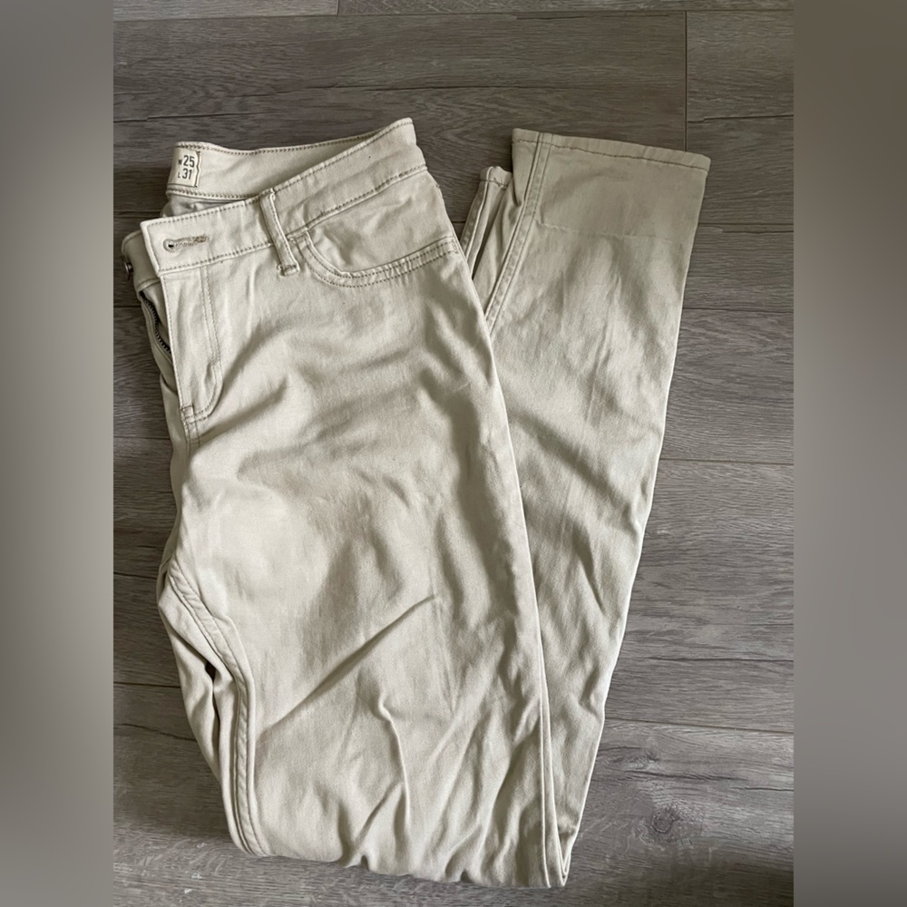 Hollister Low Rise Super Skinny Khaki Pants. Size 1 - Regular